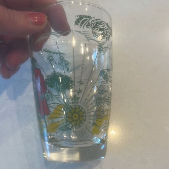 Glenmore drinking glasses 4 included in sale, fun for your bar collection gift? - Picture 3 of 7